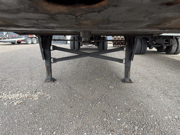 2006-utility-53'-image-3