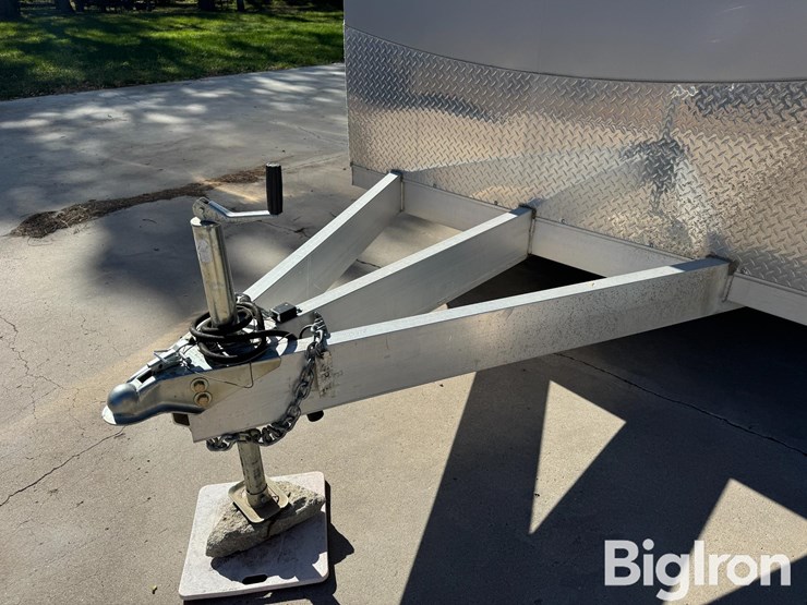 2022-neo-8.5x24-t/a-aluminum-enclosed-trailer-image-9