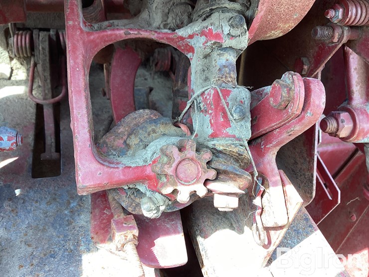 1978-new-holland-310-image-19