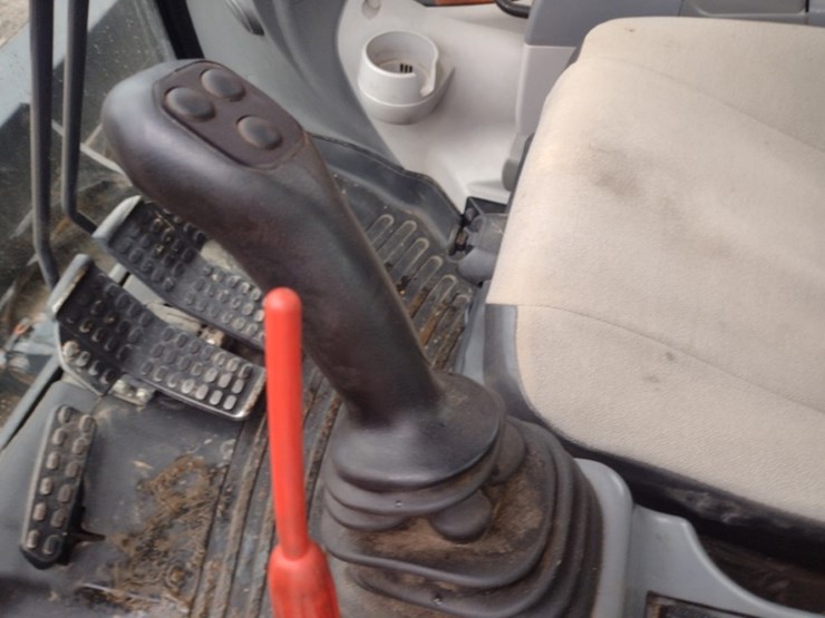 hitachi-zx135us-6-image-10