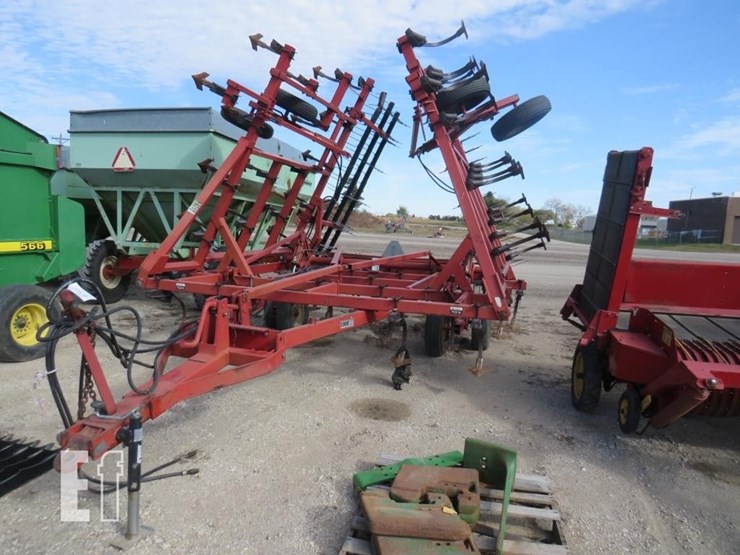 case-ih-4800-image-1