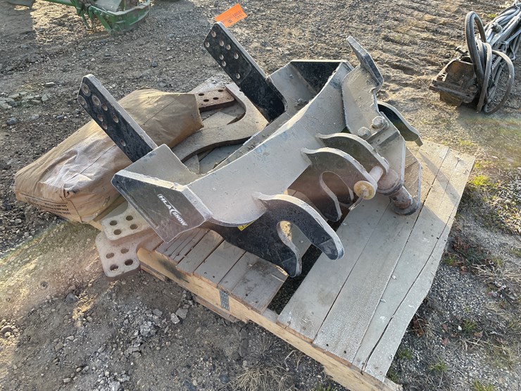 #1445-•-hla-plow-hitch-(arcadia,-wi)-image-17