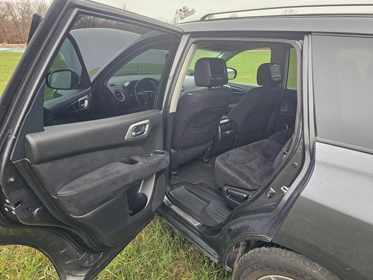 2013-nissan-pathfinder-image-44