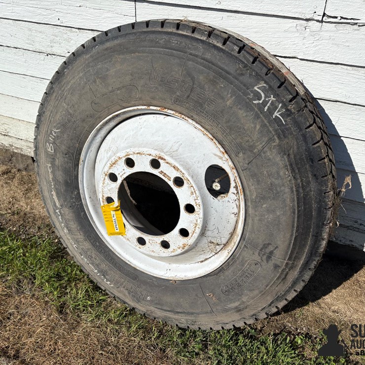 11R22.5 Tire On 10 Bolt Rim