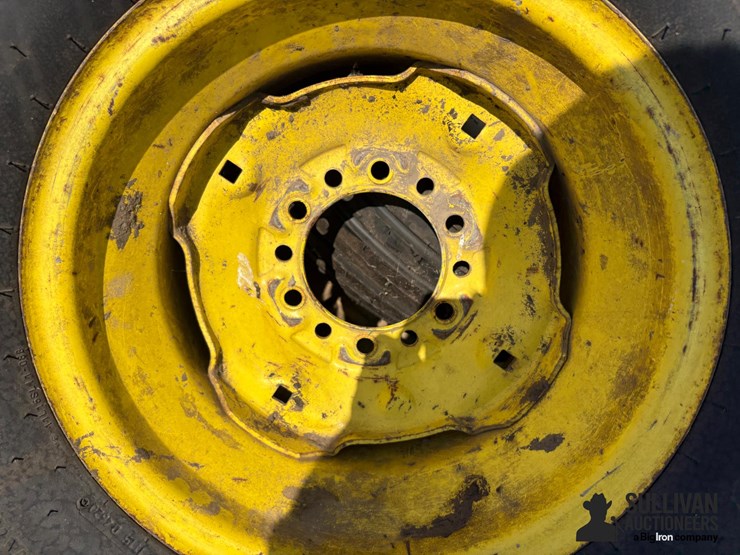 john-deere-rims-w/-tires-image-11
