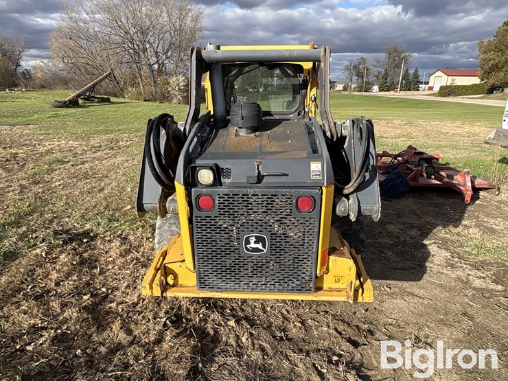 2013-deere-320e-image-6
