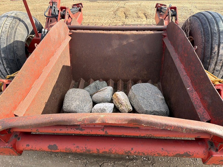 big-otto-rock-picker-image-8