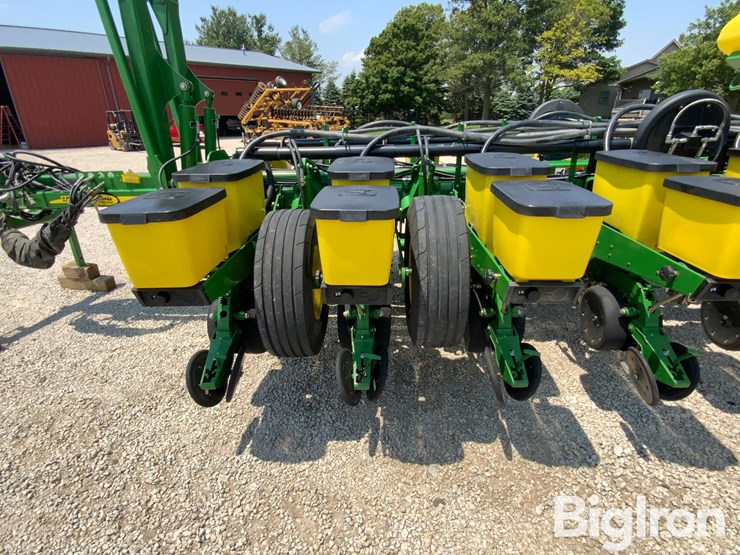 2009-john-deere-1770nt-image-18