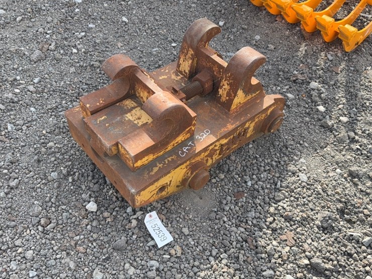 caterpillar-320-image-1