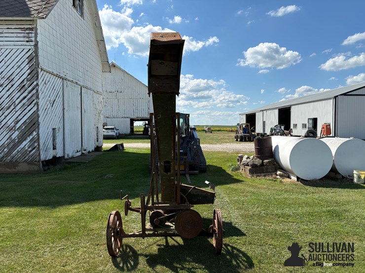 john-deere-paddle-elevator-image-6
