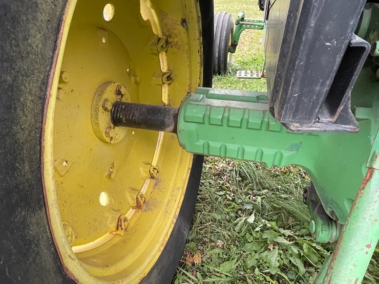 john-deere-4040-image-25