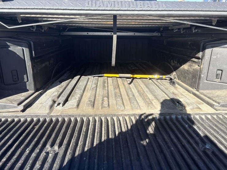 2016-nissan-titan-image-16