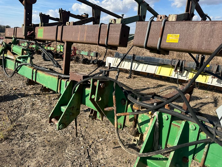 john-deere-845-image-29