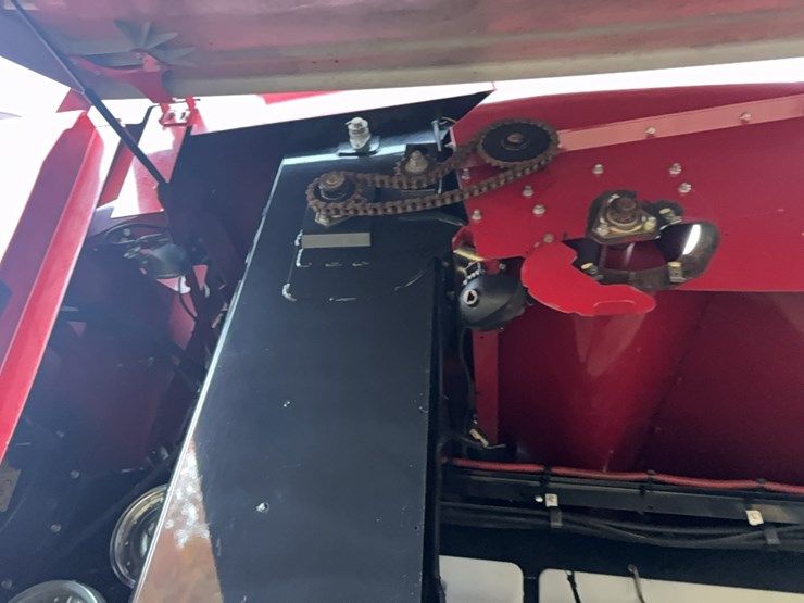 2018-case-ih-8240-image-113