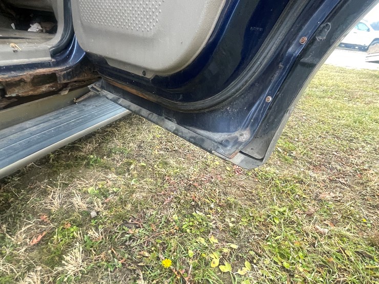 2004-ford-explorer-image-30