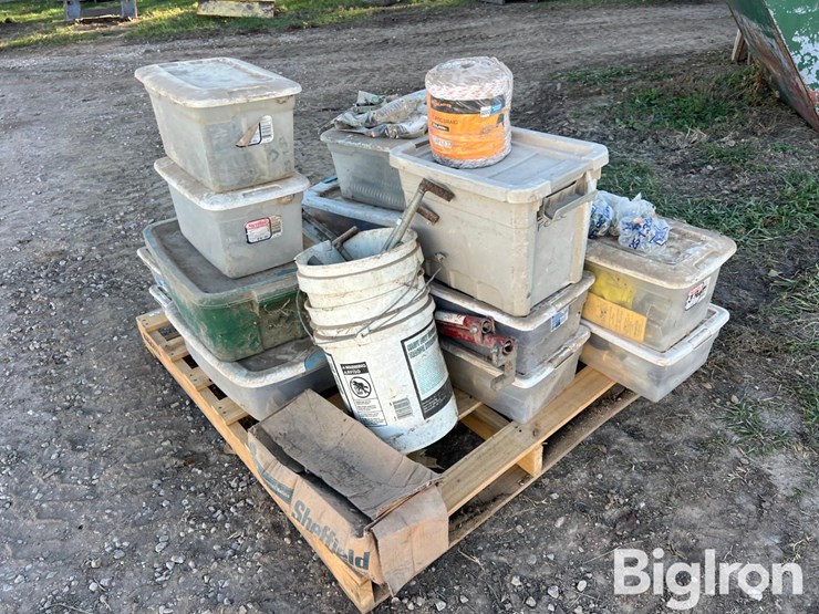 pallet-of-fencing-materials-image-7