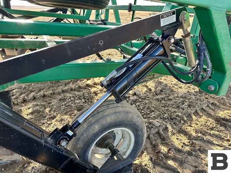 great-plains-9540-plains-plow-image-36