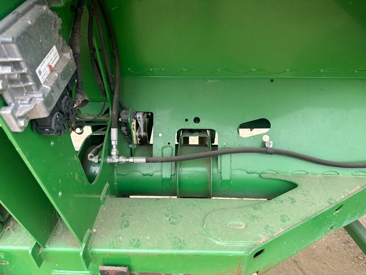 2014-john-deere-640fd-image-11