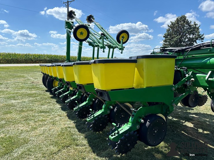 2013-john-deere-1770nt-image-16