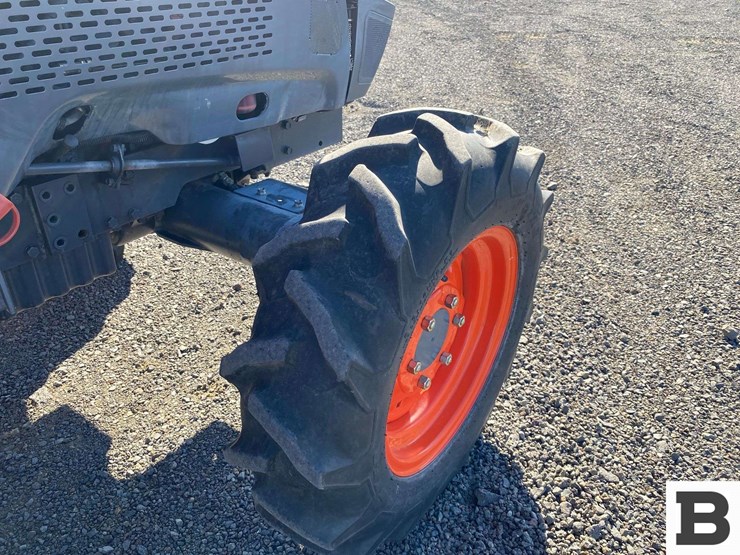 kubota-l4240d-tractor-image-32