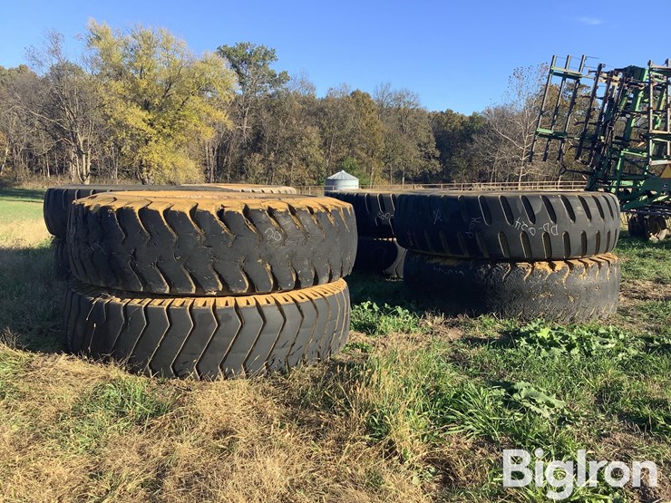 caterpillar-rims-&-tires-image-3