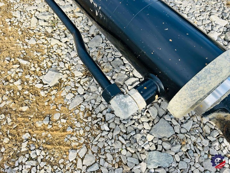 caterpillar-745-image-36