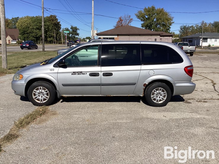 2005-dodge-grand-caravan-sport-image-9