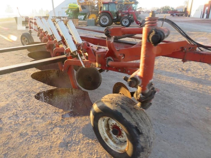 international-720-image-8