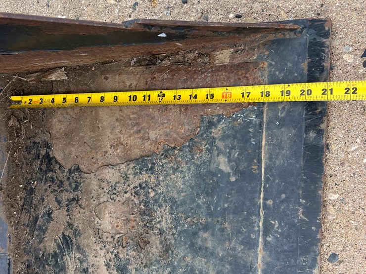 alo-ab-81"-skid-steer-bucket-image-11