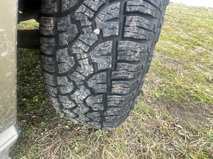 2004-ford-explorer-image-78