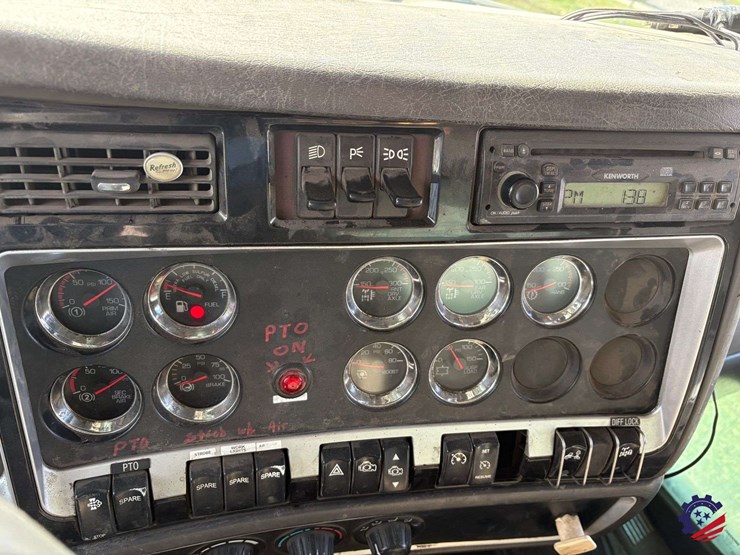 2009-kenworth-t800-image-105