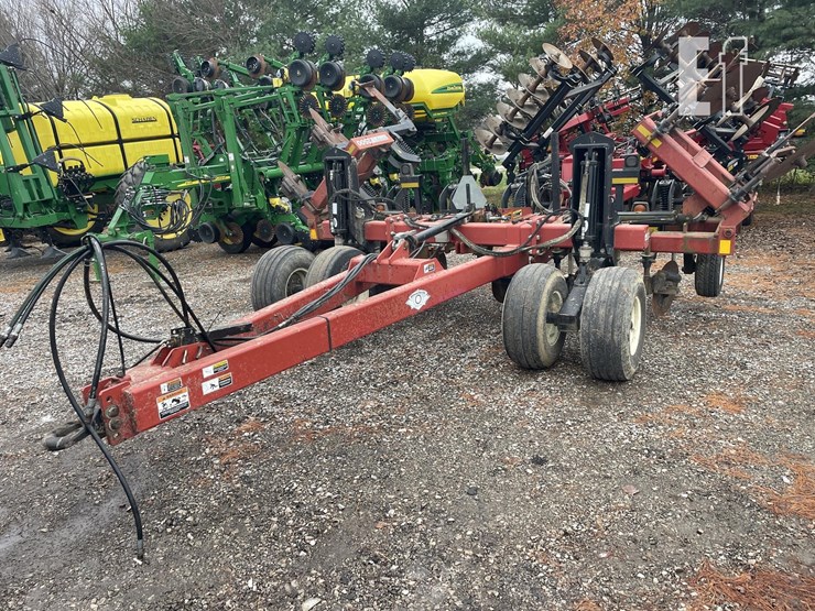 case-ih-2500-image-1