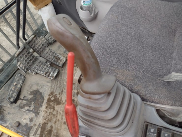 deere-200-lc-image-10