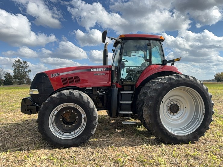 case-ih-magnum-335-image-2