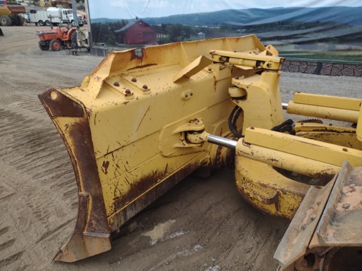 komatsu-d61ex-23-image-22