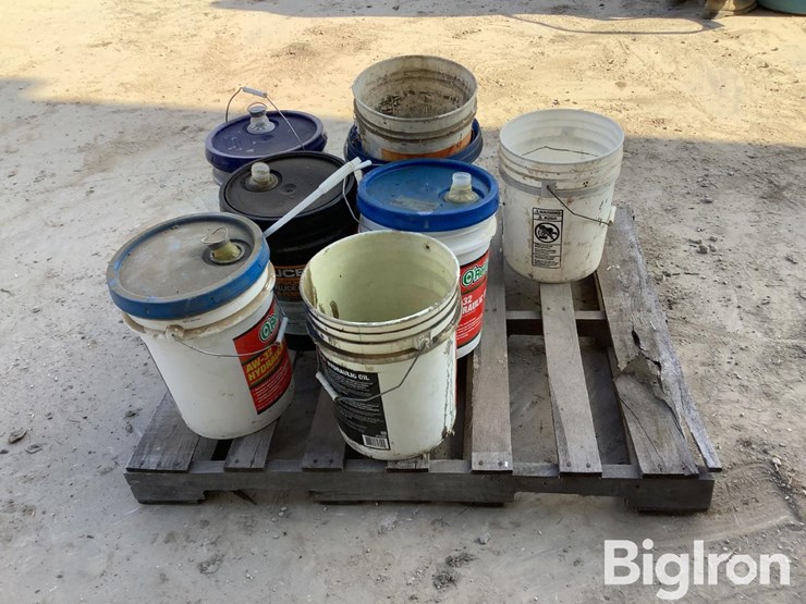 pallet-of-empty-5-gallon-buckets-image-7