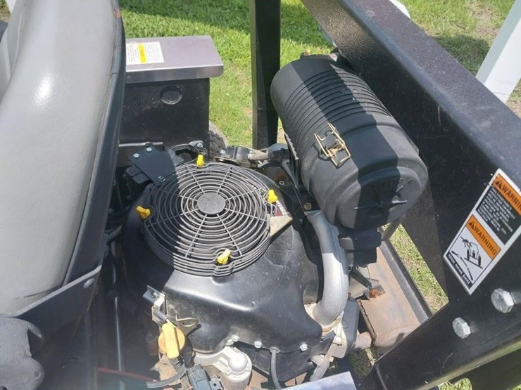 dixie-chopper-silver-eagle-2750-image-6