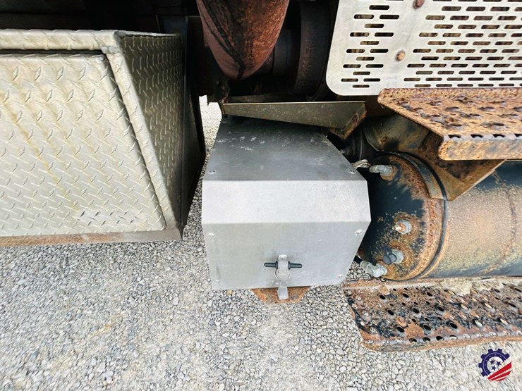 2013-international-durastar-4400-image-41