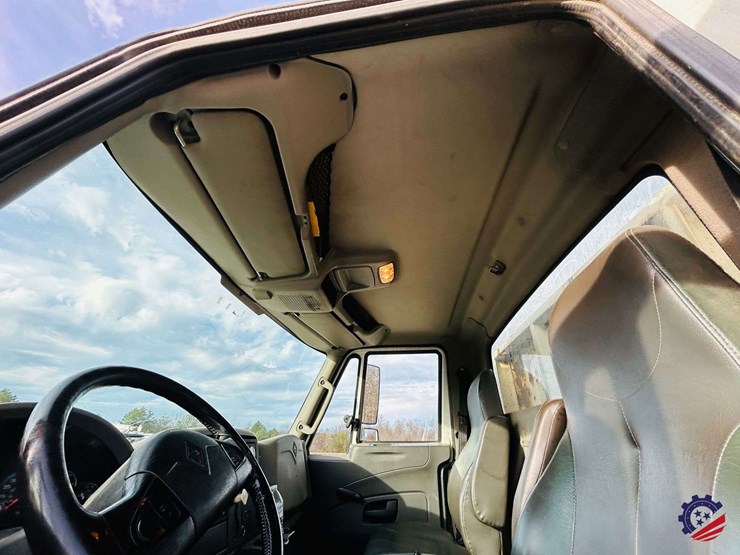 2013-international-durastar-4400-image-70