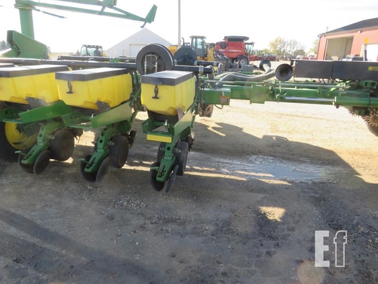 2000-john-deere-1770-image-8