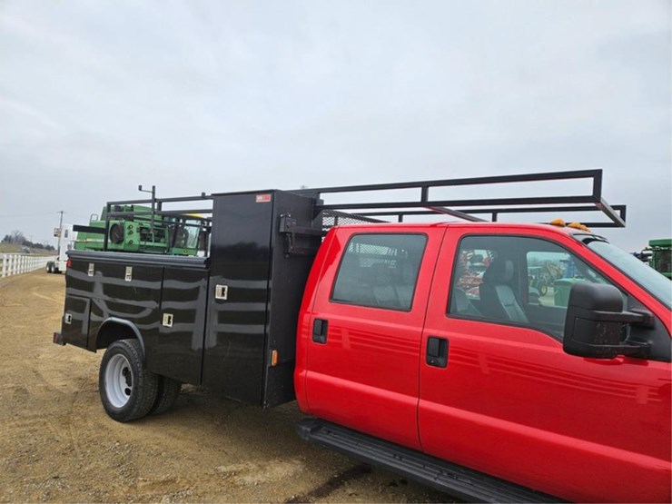 2016-ford-550-image-22