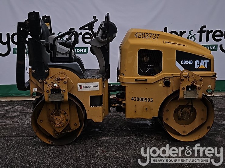 2015-caterpillar-cb24b-image-5