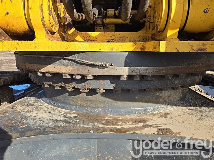 2022-komatsu-pc490-lc-11-image-47