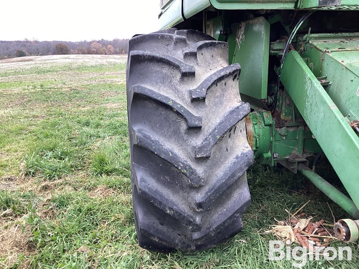 1983-john-deere-8820-image-16