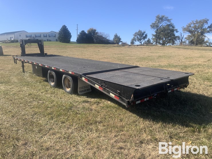 2013-titan-trailer-image-7