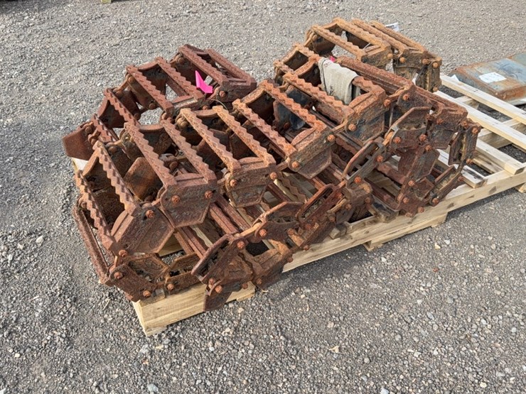 #2013-•-set-of-mclaren-steel-skid-steer-tracks-image-3