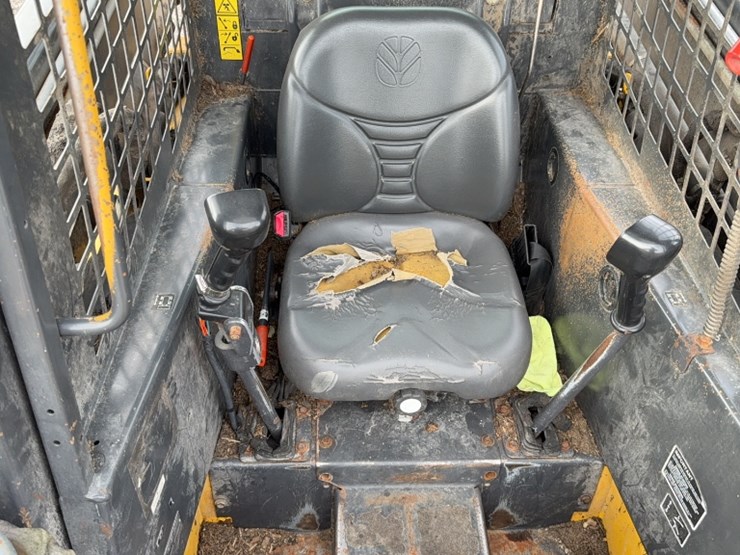 new-holland-ls180-image-10