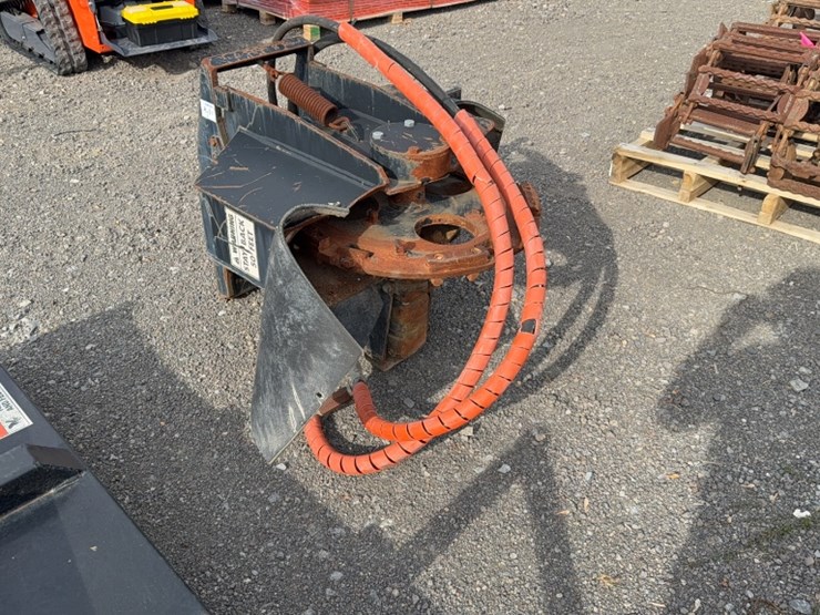 #2004-•-blue-diamond-skid-steer-stump-grinder-image-2