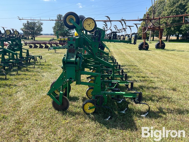 john-deere-845-image-8