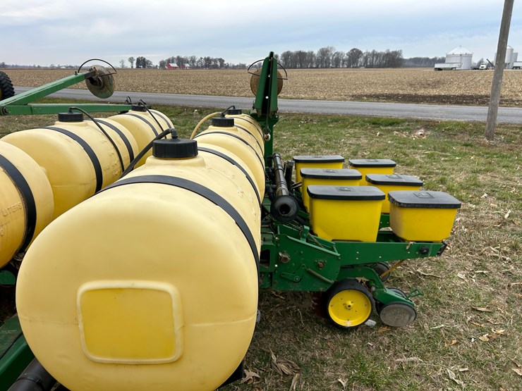 john-deere-7200-image-43